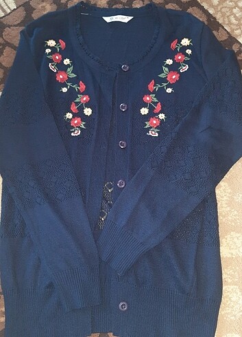 İşlemeli hirka