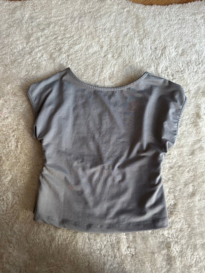 Gri Kolsuz Bluz - Görsel 4