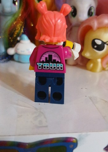 Pembe Saçlı Lego Figürü küçük - Görsel 2