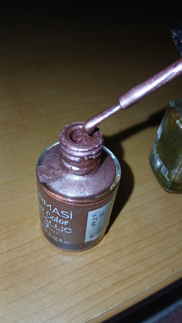 Farmasi Metalik ve Pastel Oje Seti - Görsel 3