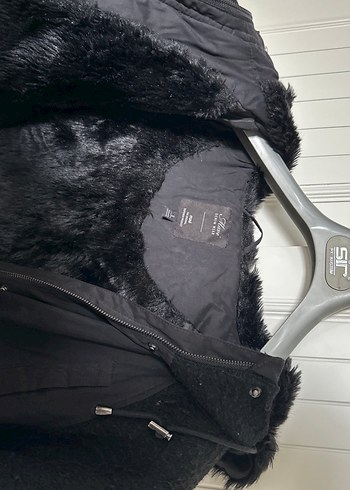 Siyah Kadın Kürk Detaylı Mont - Görsel 5