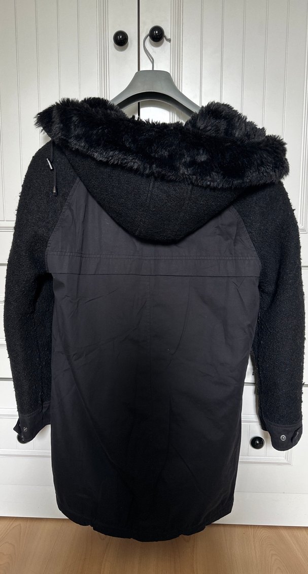 Siyah Kadın Kürk Detaylı Mont - Görsel 4