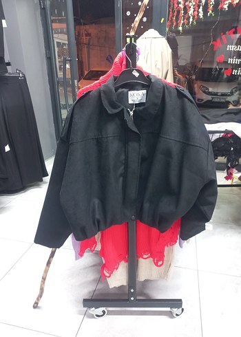 Düğmeli Siyah Kısa Kadın Ceket - Görsel 2