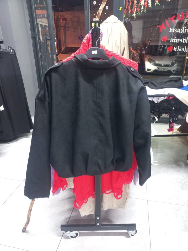 Düğmeli Siyah Kısa Kadın Ceket - Görsel 4