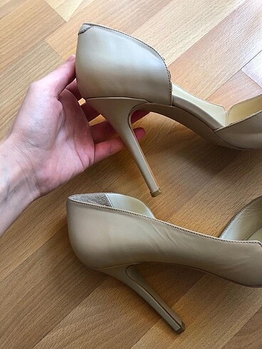 39 Beden beyaz Renk Bej Stiletto