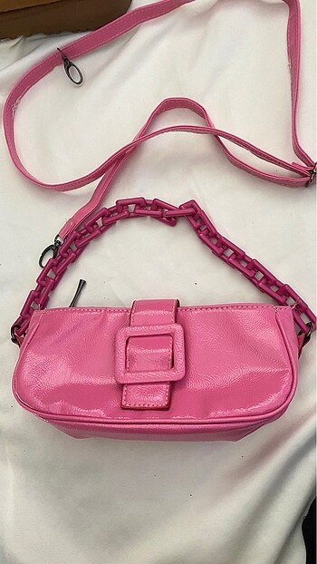 Pembe çanta
