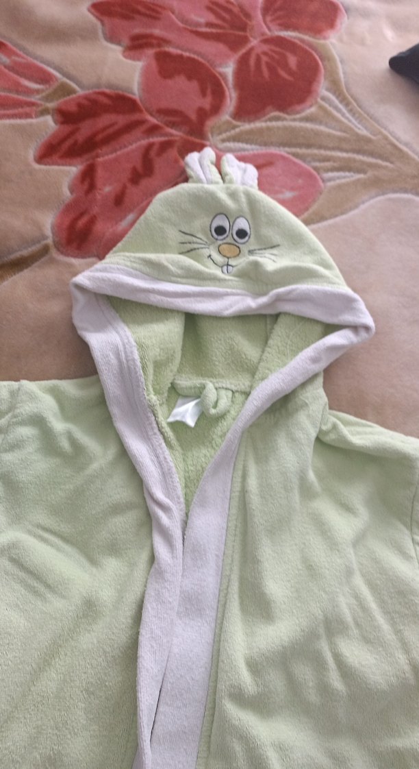 Nakışlı Kapüşonlu Kız Bornozu - Pastel Yeşil - Görsel 2