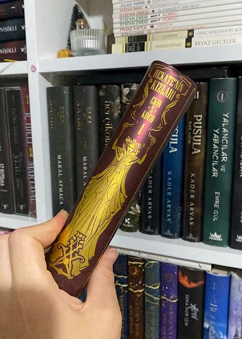 Beden Renk Ekin S. Koch - HEkate'nin Kızları Roman