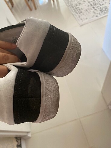36 Beden siyah Renk Orjinal Lacoste 2 ay önce alındı