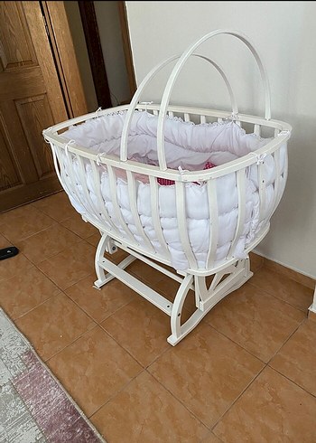 Beyaz Sallanan Bebek