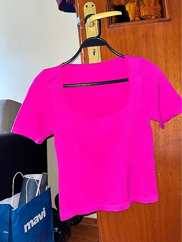 Barbie Pembesi Ribanalı Crop Bluz