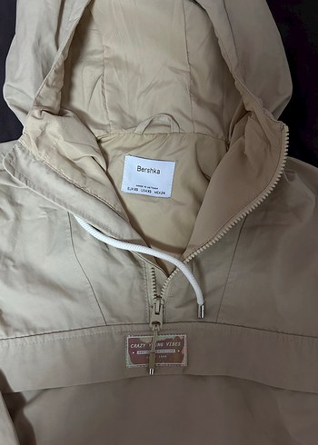 Bershka Kadın Kapşonlu Yağmurluk - Görsel 4