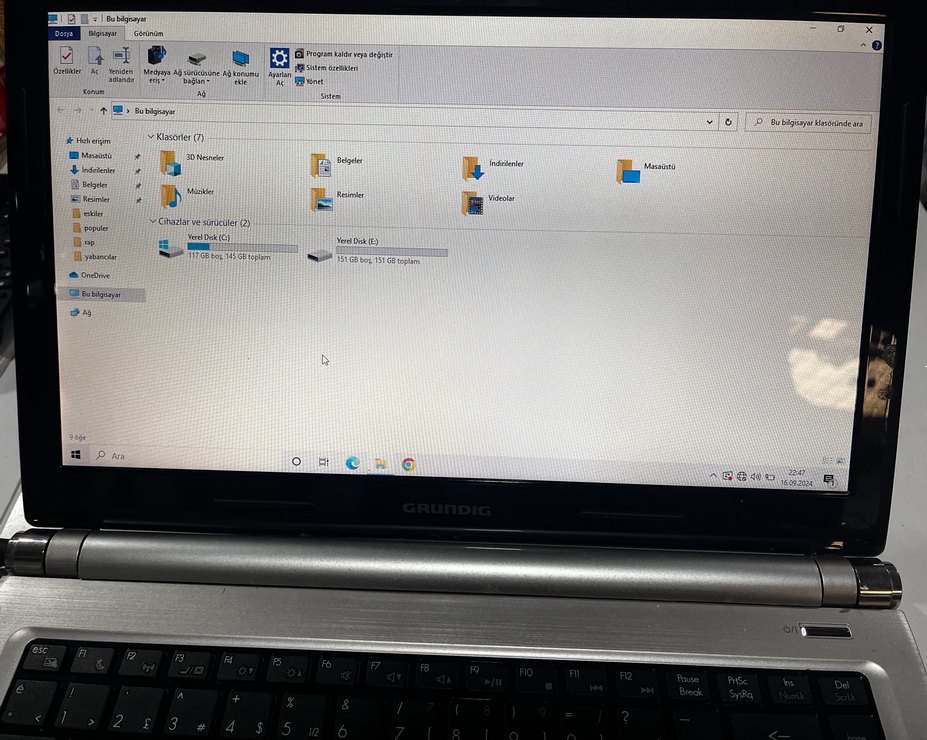 Grundig Laptop - Görsel 4