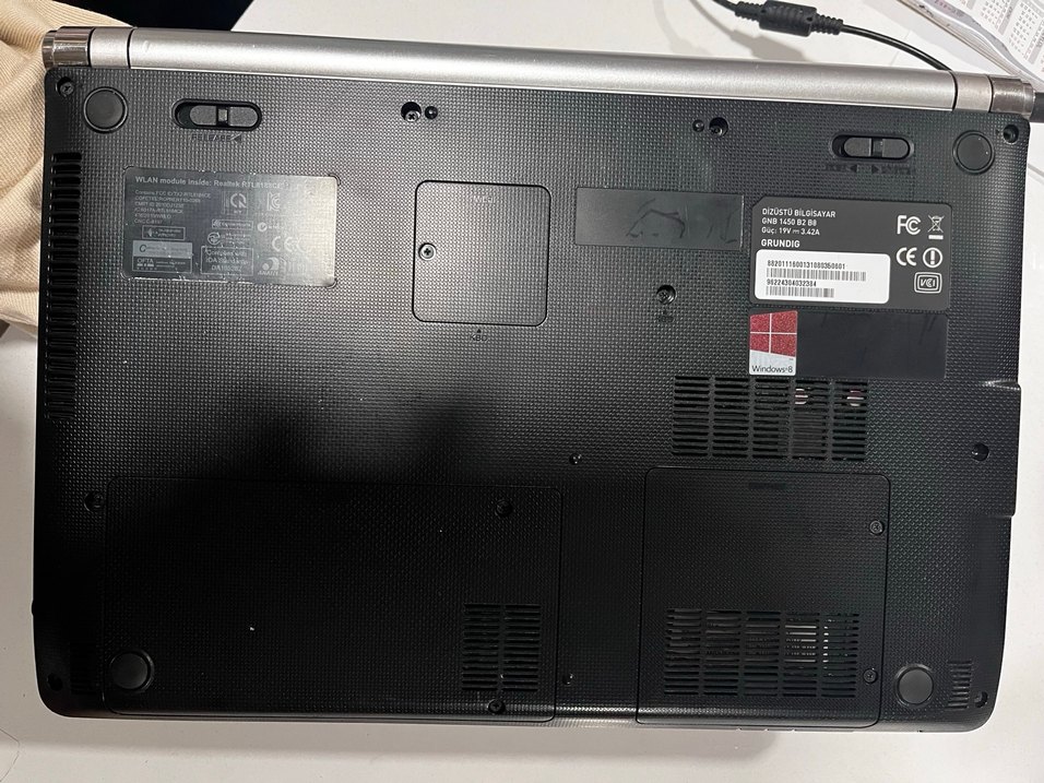 Grundig Laptop - Görsel 3