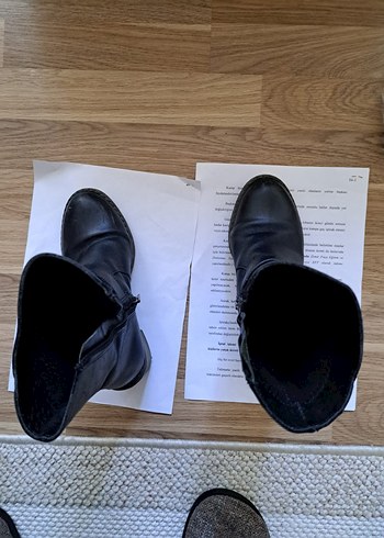 Tokalı Siyah Deri Kadın Çizmesi - Görsel 3