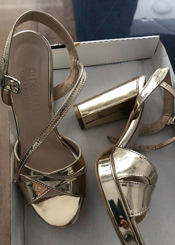 Parlak Altın Platform Topuklu Kadın Abiye Ayakkabı - Görsel 5