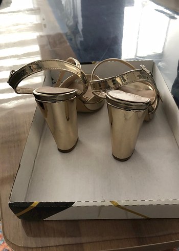 Parlak Altın Platform Topuklu Kadın Abiye Ayakkabı - Görsel 6