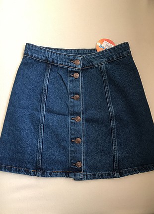 26 Beden düğmeli mini kot etek