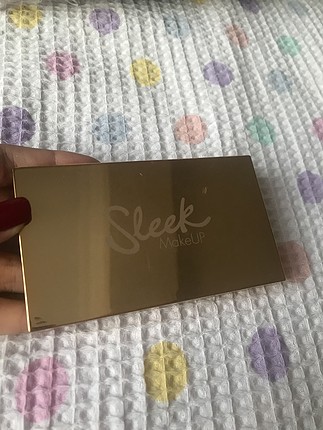 l Beden Sleek aydınlatıcı