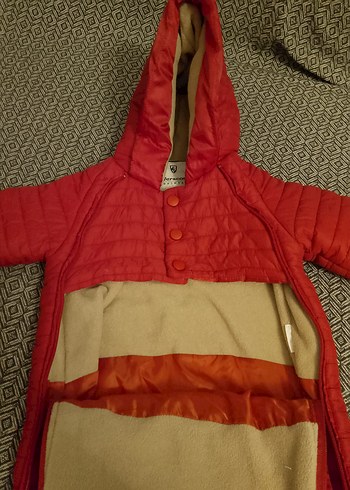 Kapüşonlu unisex Bebek Kırmızı Nakışlı Tulumu - Görsel 2