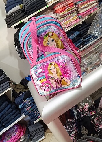 Okul çantası 