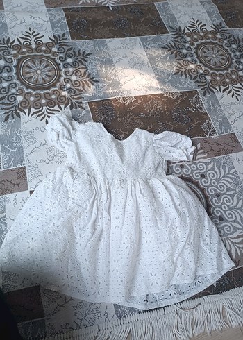 Kız Çocuk Beyaz Dantel Nakışlı Elbise