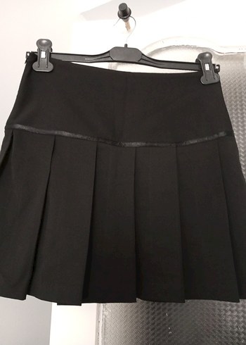 Siyah Pilili Mini Etek