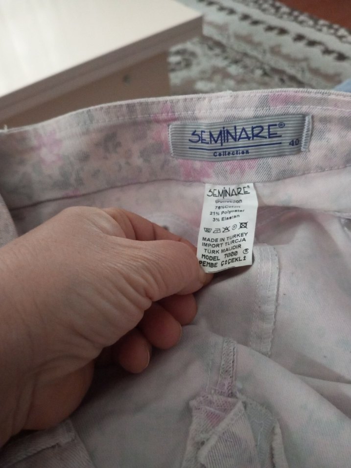 Düğmeli Pembe Batik Desen Mini Etek - Görsel 4