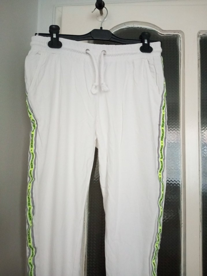 Beyaz Kemerli Rahat Kesim Kadın Eşofman Altı - Görsel 3