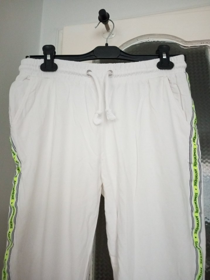 Beyaz Kemerli Rahat Kesim Kadın Eşofman Altı - Görsel 4