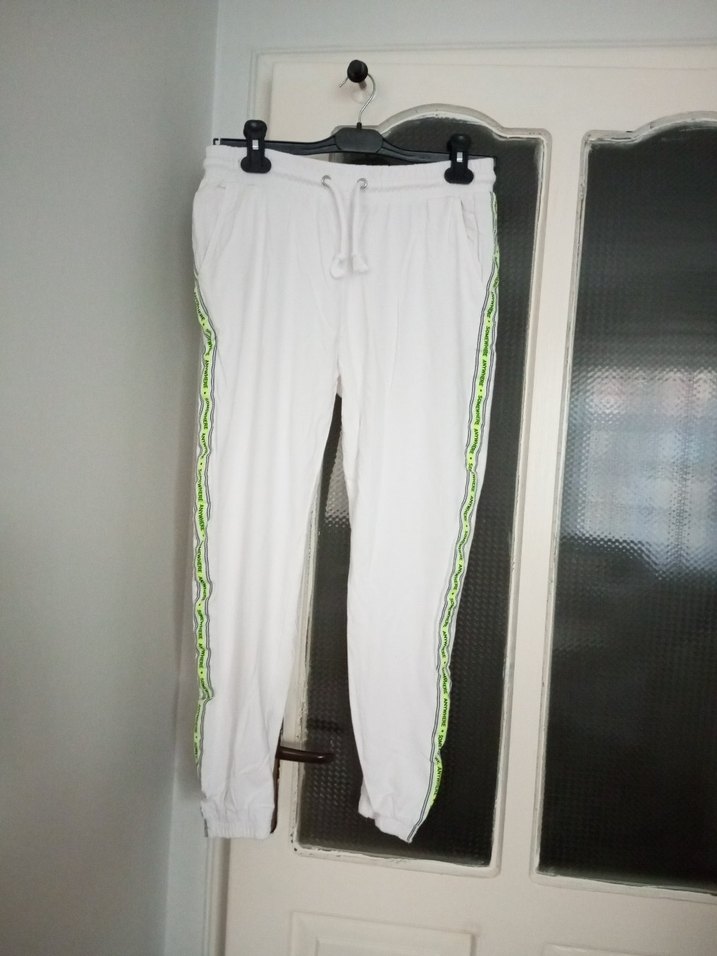 Beyaz Kemerli Rahat Kesim Kadın Eşofman Altı - Görsel 2