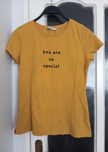 Sarı Baskılı Kadın Tişört - Görsel 2