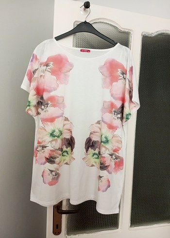 LC Waikiki Pastel Çiçek Desenli Kısa Kollu Bluz