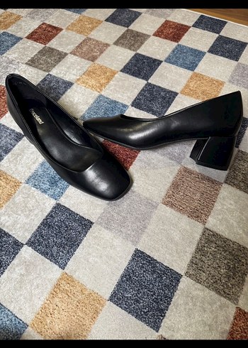 Siyah topuklu - Görsel 2