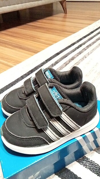 25 Beden siyah Renk Adidas Spor Ayakkabı 