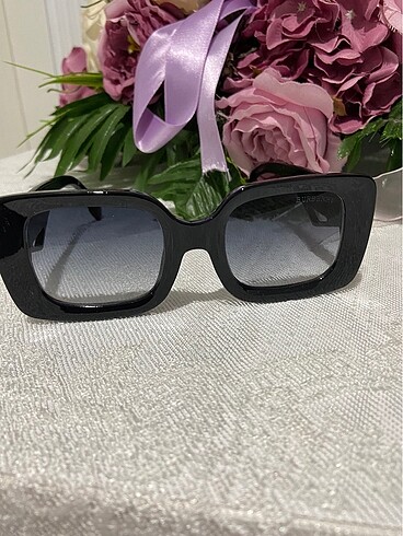 Burberry güneş gözlüğü