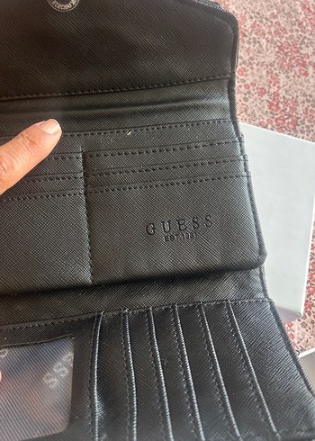  Beden Guess Siyah Deri Tokalı Kadın Cüzdan
