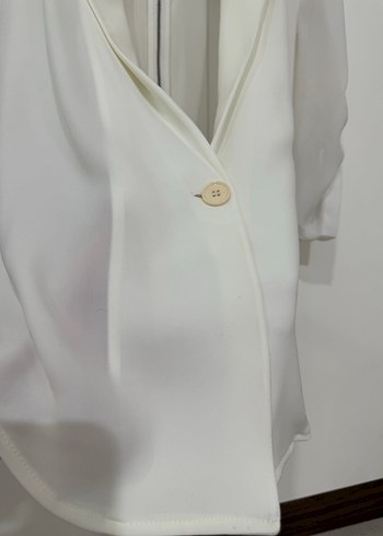 Düğmeli Beyaz Midi Kadın Blazer - Görsel 4