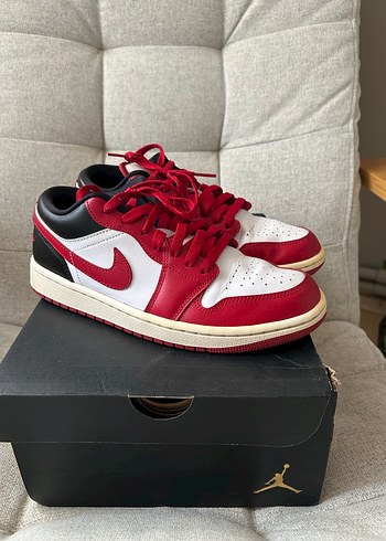 37,5 Beden Nike air jordan 1 low kırmızı