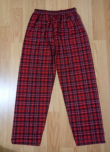 Kırmızı kareli pijama altı