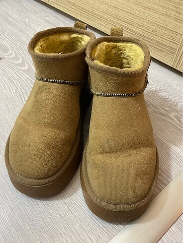Ugg bot