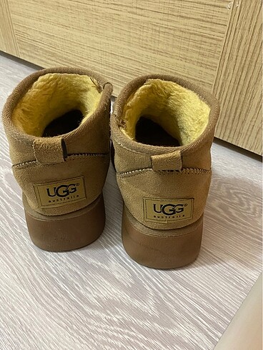 37 Beden Ugg bot