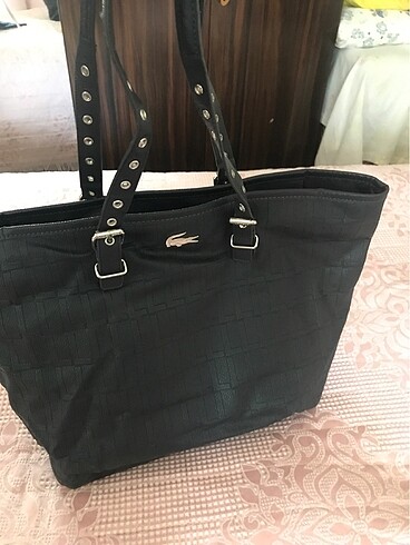  Beden Bayan kol çantası lacoste
