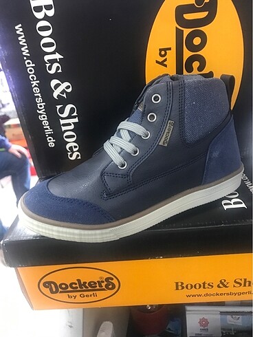 32 Beden lacivert Renk Erkek çocuk Converse bot?
