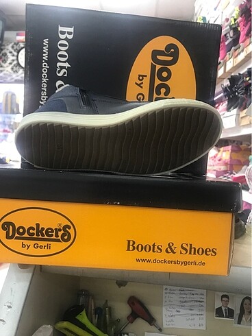 32 Beden Erkek çocuk Converse bot?
