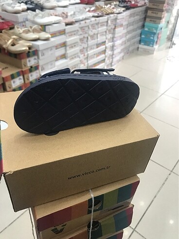 Vicco Viko erkek çocuk plastik sandalet?