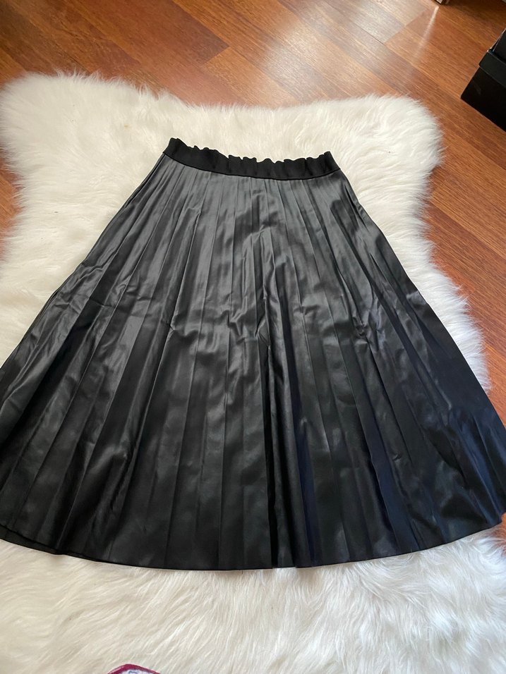 Siyah Piliseli Midi Deri Etek - Görsel 2