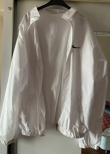 Kadın Beyaz Yüksek Yakalı Uzun Kollu Spor Ceket - Görsel 2