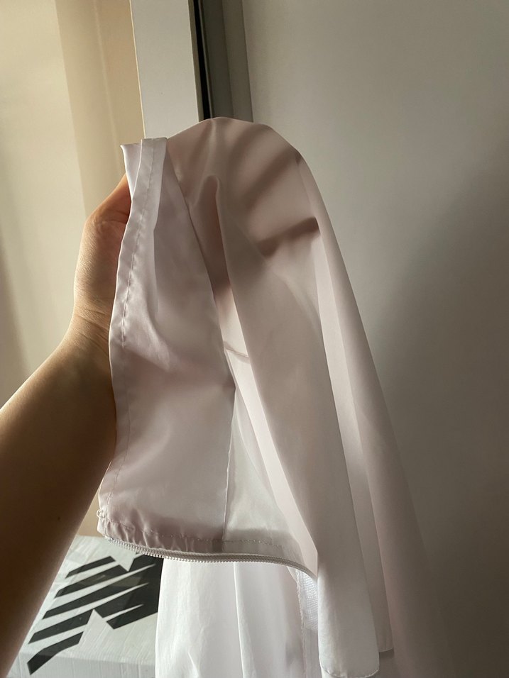 Kadın Beyaz Yüksek Yakalı Uzun Kollu Spor Ceket - Görsel 3