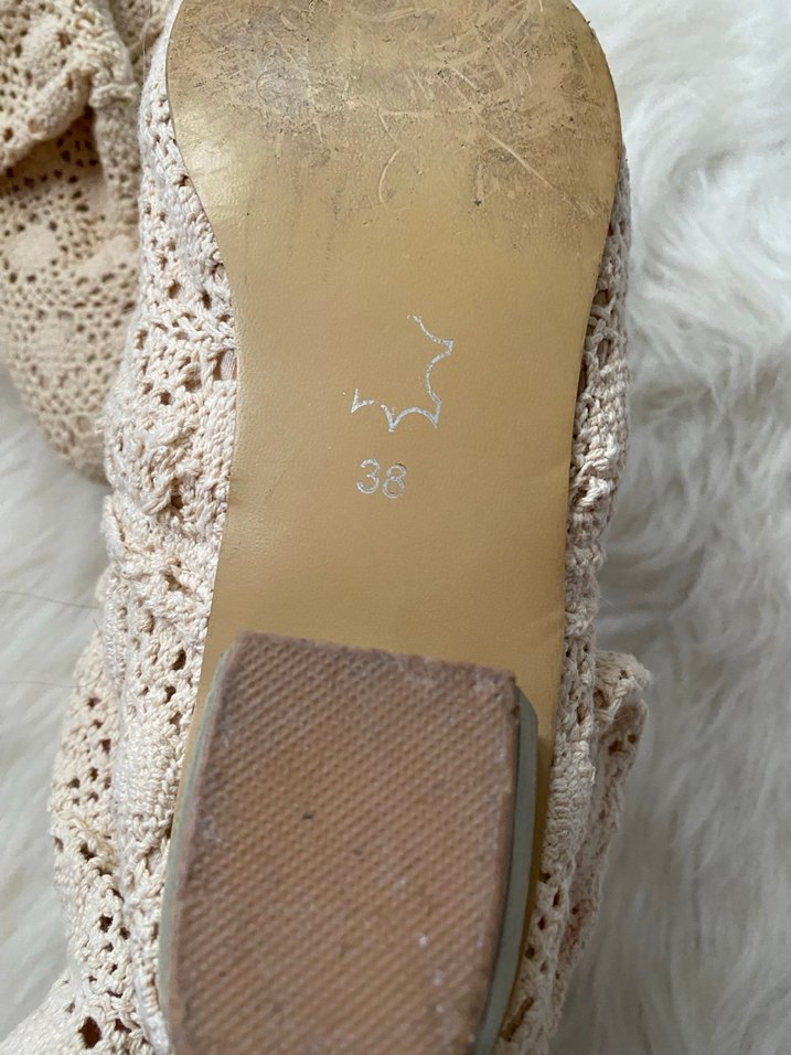 Bej Dantel İşlemeli Örgü Botlar - Görsel 4